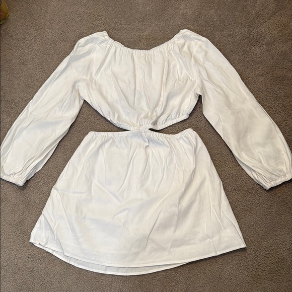 Gianni Bini Dresses & Skirts - Gianni Bini White Off-Shoulder Dress